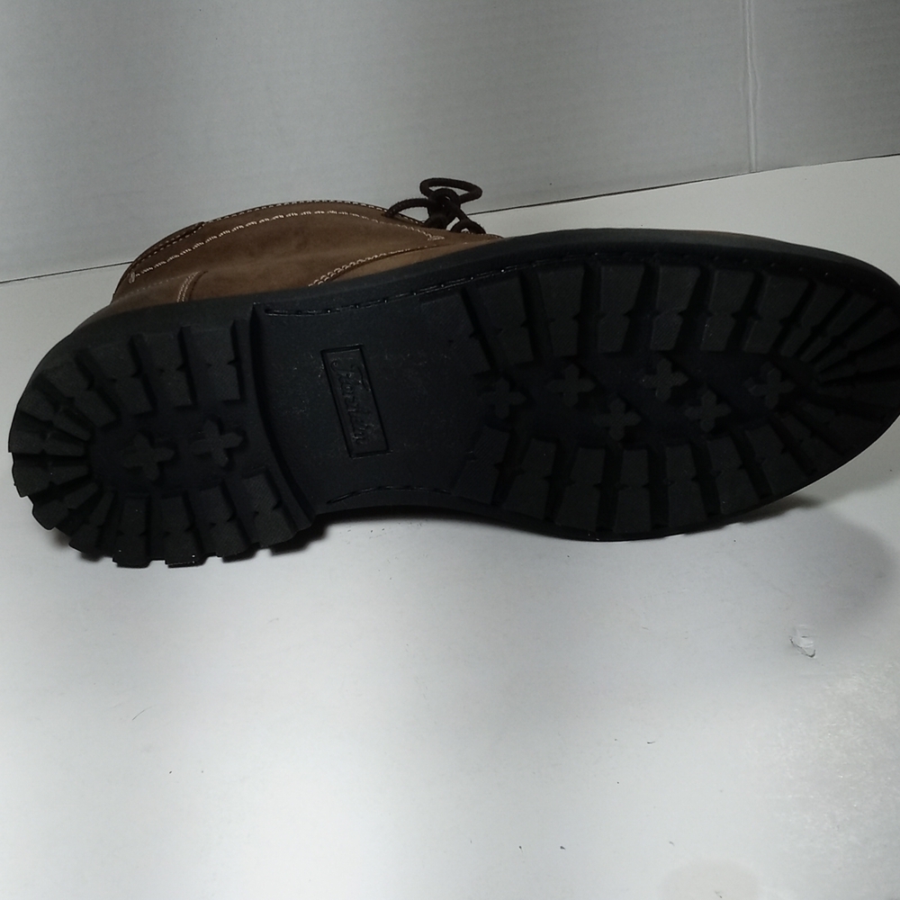 Boot - Picture 2 of 4